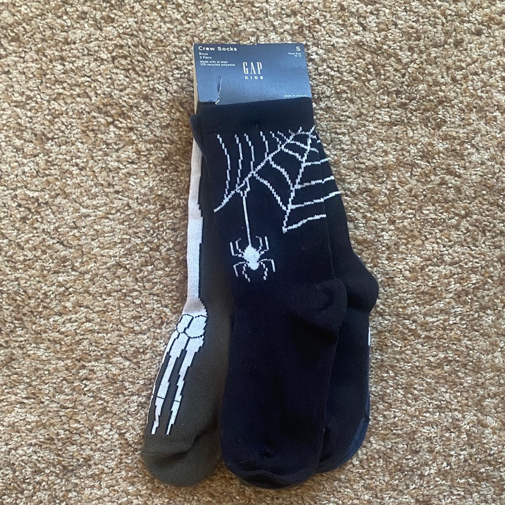 Gap Kids crew socks, 3 pr, size s (10-12)